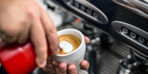 how to serve a caffè macchiato